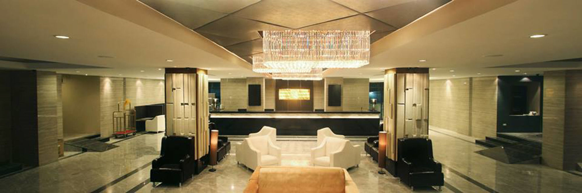 Avana Laemchabang Hotel Сирача Экстерьер фото
