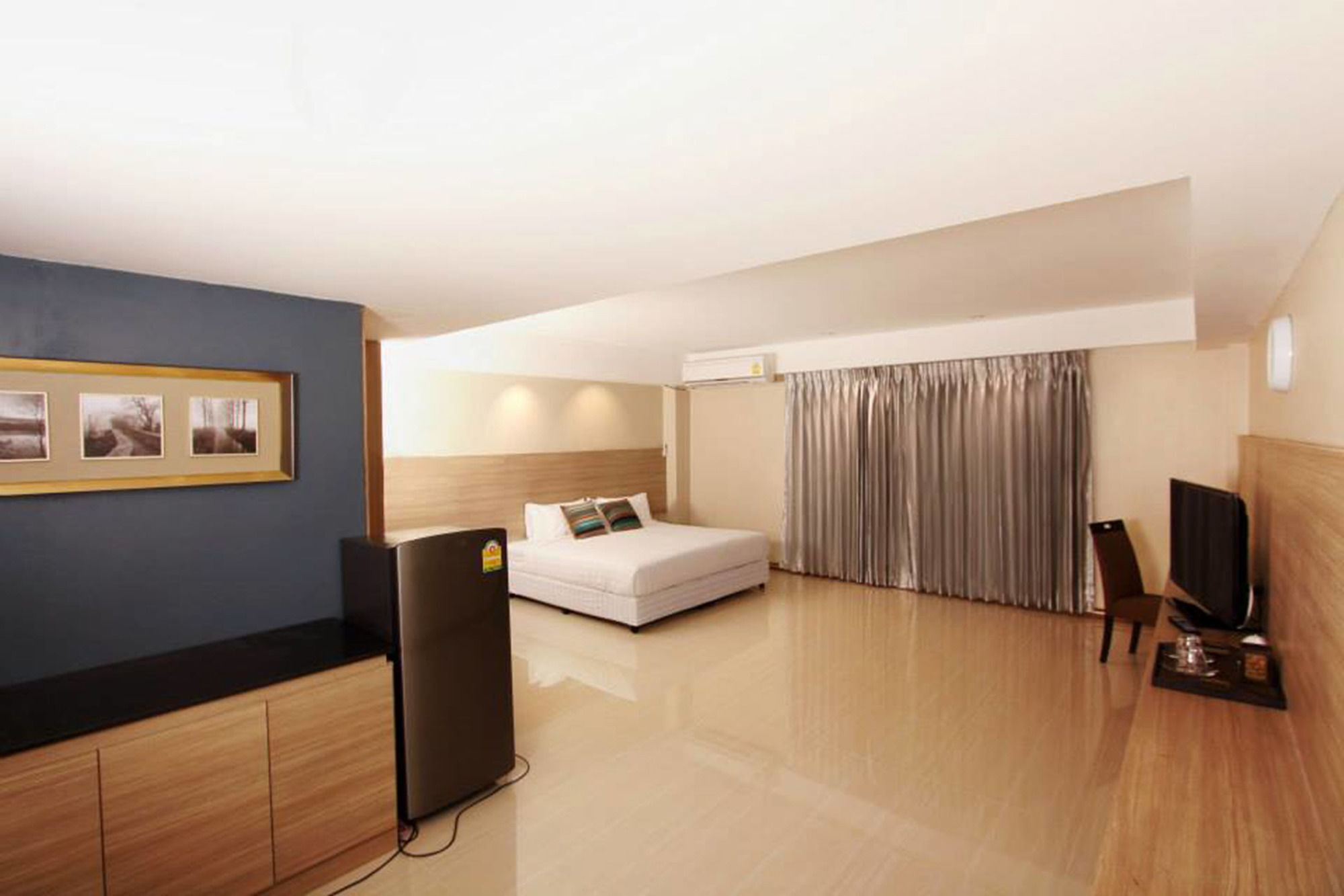 Avana Laemchabang Hotel Сирача Экстерьер фото
