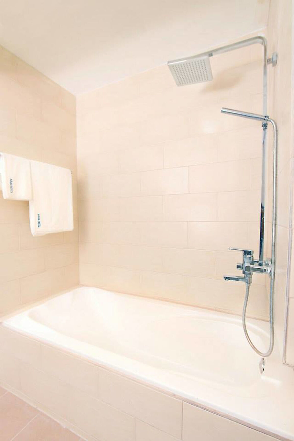 Avana Laemchabang Hotel Сирача Экстерьер фото