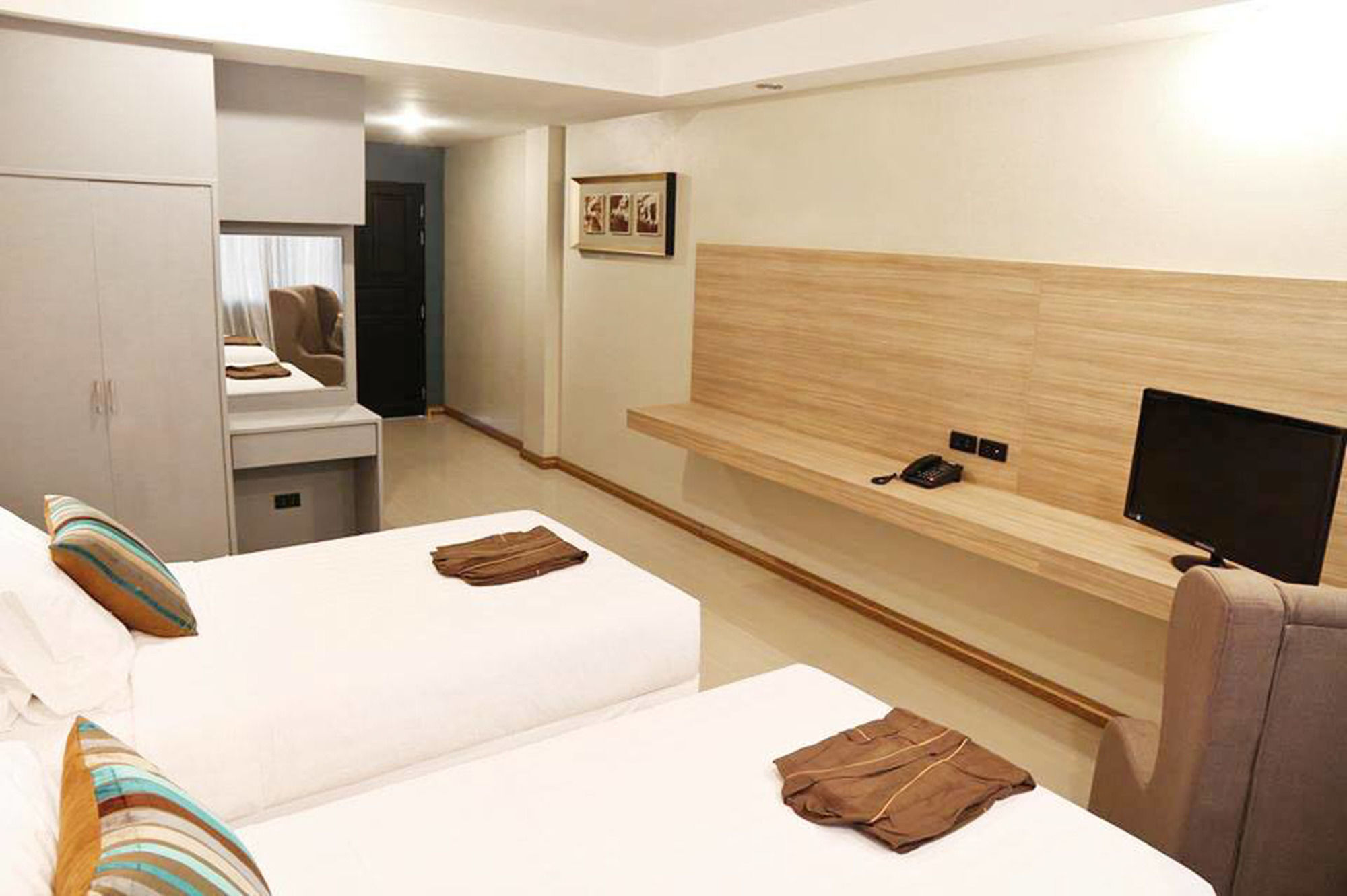 Avana Laemchabang Hotel Сирача Экстерьер фото